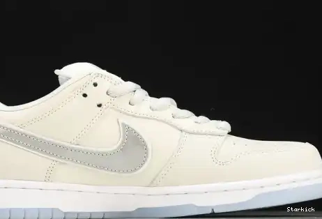 Low Family) and (Friends  Dunk FD8776-100 Nike White  Lobster SB 0704